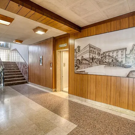 Apartamento Guesthost - Comfy With Balcony