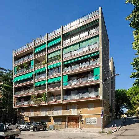 Apartamento Guesthost - Comfy With Balcony