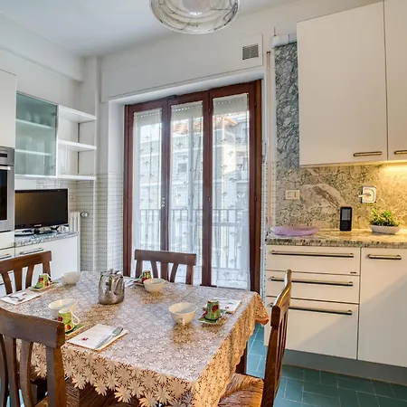 Guesthost - Comfy With Balcony Apartmán Perugia