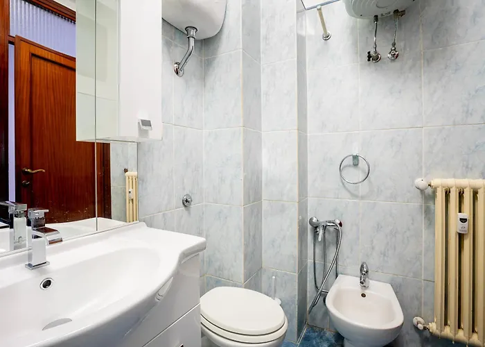 Guesthost - Comfy With Balcony Appartement Pérouse