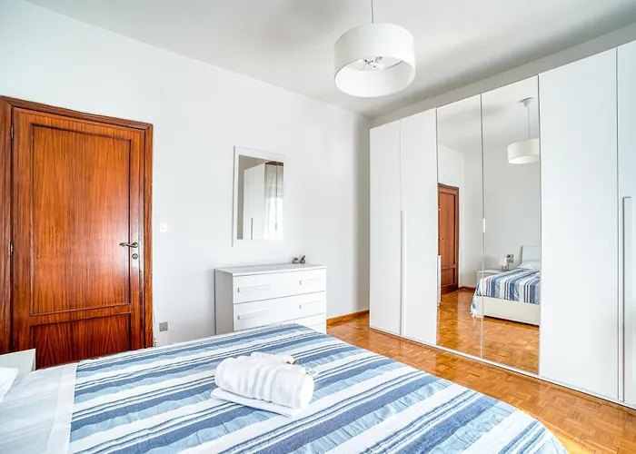 Guesthost - Comfy With Balcony Appartement *