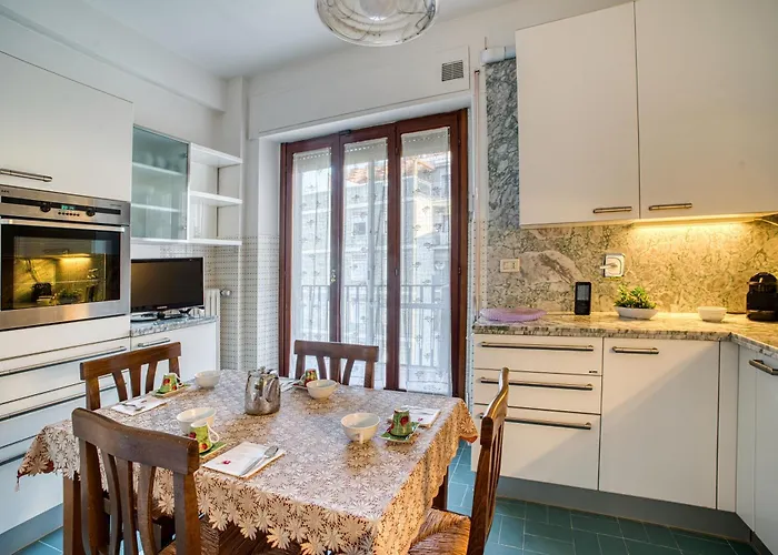 Guesthost - Comfy With Balcony Appartement Pérouse